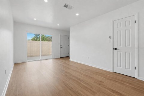 Immobilier commercial à vendre à Gainesville, Floride: 4 chambres, 167.22 m2 № 2383657 - photo 6