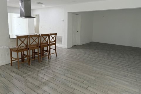 Casa en venta en Dania Beach, Florida, 3 dormitorios, 129.32 m2 № 2190327 - foto 5