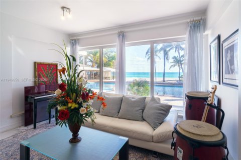 Villa ou maison à louer à Golden Beach, Floride: 4 chambres, 384.99 m2 № 2153009 - photo 25
