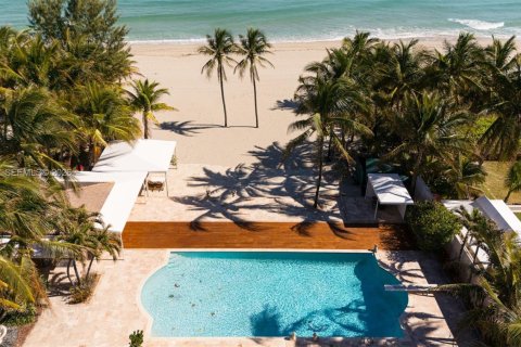 Villa ou maison à louer à Golden Beach, Floride: 4 chambres, 384.99 m2 № 2153009 - photo 6