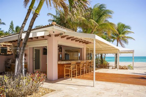 Villa ou maison à louer à Golden Beach, Floride: 4 chambres, 384.99 m2 № 2153009 - photo 20