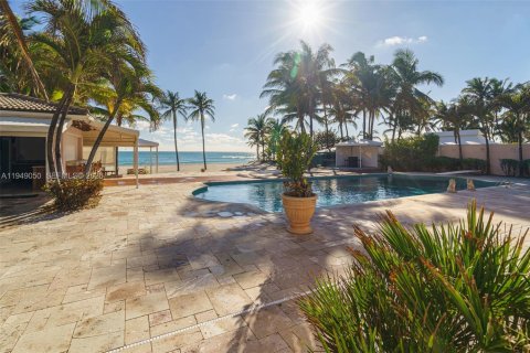 Villa ou maison à louer à Golden Beach, Floride: 4 chambres, 384.99 m2 № 2153009 - photo 15
