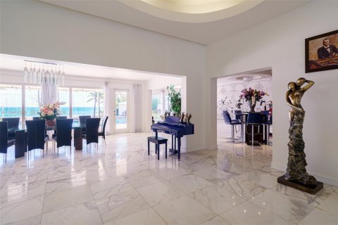 Villa ou maison à louer à Golden Beach, Floride: 4 chambres, 384.99 m2 № 2153009 - photo 29