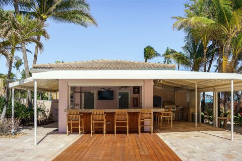 Villa ou maison à louer à Golden Beach, Floride: 4 chambres, 384.99 m2 № 2153009 - photo 13