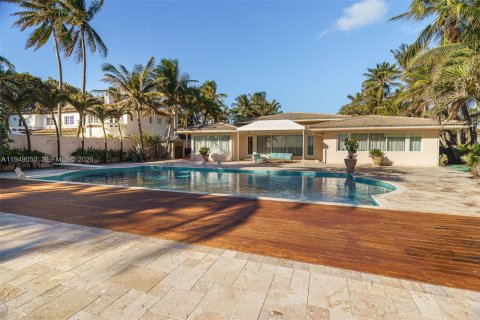 Villa ou maison à louer à Golden Beach, Floride: 4 chambres, 384.99 m2 № 2153009 - photo 12