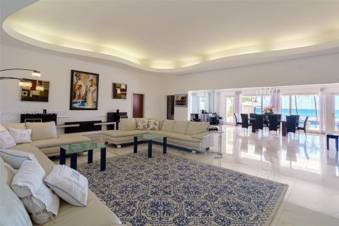 Villa ou maison à louer à Golden Beach, Floride: 4 chambres, 384.99 m2 № 2153009 - photo 28