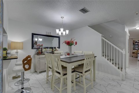 Adosado en venta en Valrico, Florida, 2 dormitorios, 144.93 m2 № 1718542 - foto 10