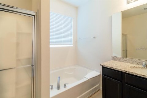 House in Davenport, Florida 6 bedrooms, 303.79 sq.m. № 1296557 - photo 7