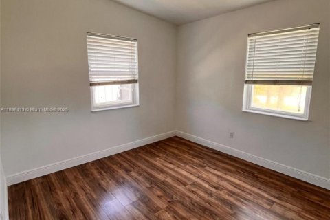 House in Pompano Beach, Florida 3 bedrooms, 92.9 sq.m. № 1828170 - photo 7