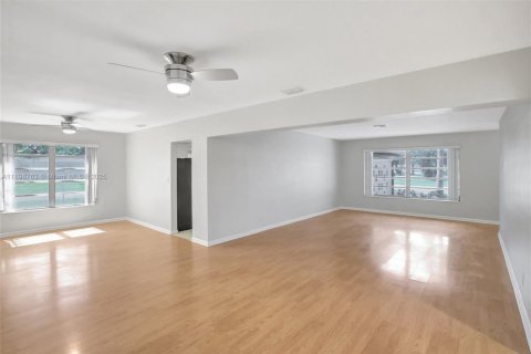 Снять в аренду виллу или дом в Плантация, Флорида 3 спальни, 182.65м2, № 1954977 - фото 8