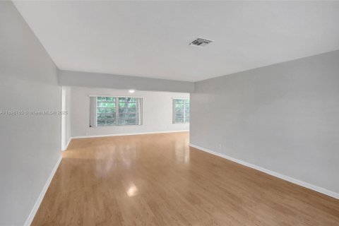 Снять в аренду виллу или дом в Плантация, Флорида 3 спальни, 182.65м2, № 1954977 - фото 11