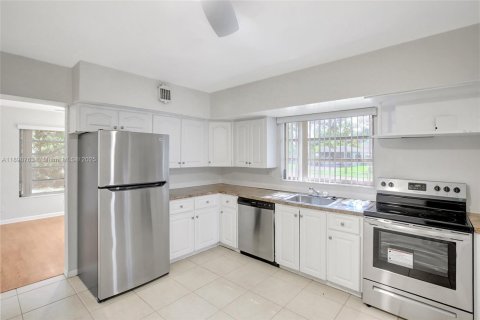 Снять в аренду виллу или дом в Плантация, Флорида 3 спальни, 182.65м2, № 1954977 - фото 16