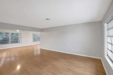 Снять в аренду виллу или дом в Плантация, Флорида 3 спальни, 182.65м2, № 1954977 - фото 5