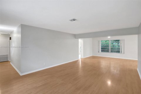 Снять в аренду виллу или дом в Плантация, Флорида 3 спальни, 182.65м2, № 1954977 - фото 7