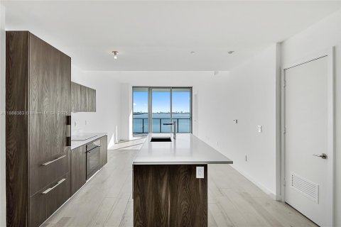 Condominio en Miami, Florida, 2 dormitorios  № 2015503