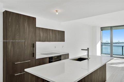 Copropriété à vendre à Miami, Floride: 2 chambres, 110.18 m2 № 2015503 - photo 6