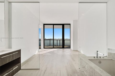 Copropriété à vendre à Miami, Floride: 2 chambres, 110.18 m2 № 2015503 - photo 7