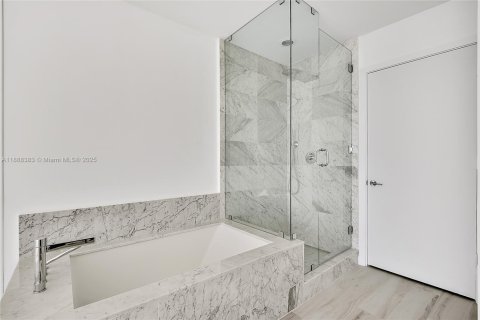 Copropriété à vendre à Miami, Floride: 2 chambres, 110.18 m2 № 2015503 - photo 10