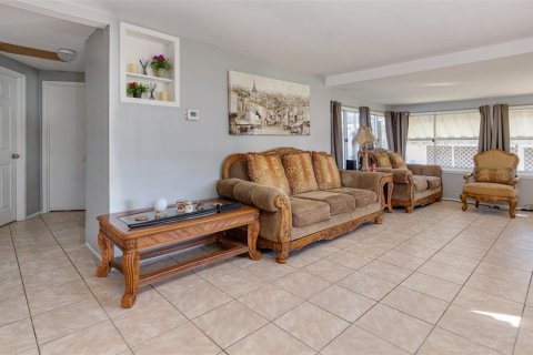 House in Largo, Florida 2 bedrooms, 73.58 sq.m. № 1717397 - photo 14