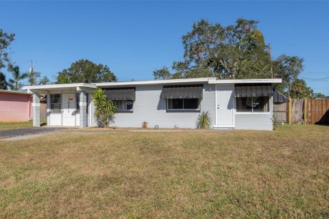 House in Largo, Florida 2 bedrooms, 73.58 sq.m. № 1717397 - photo 2