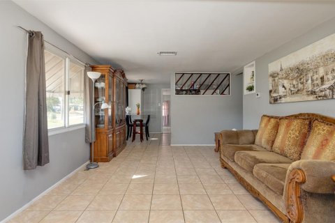 House in Largo, Florida 2 bedrooms, 73.58 sq.m. № 1717397 - photo 15