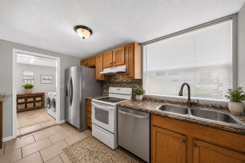 Propiedad comercial en venta en Tavares, Florida, 5 dormitorios, 236.81 m2 № 2131835 - foto 9