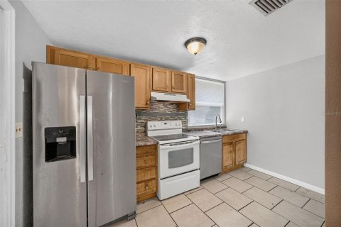 Propiedad comercial en venta en Tavares, Florida, 5 dormitorios, 236.81 m2 № 2131835 - foto 11