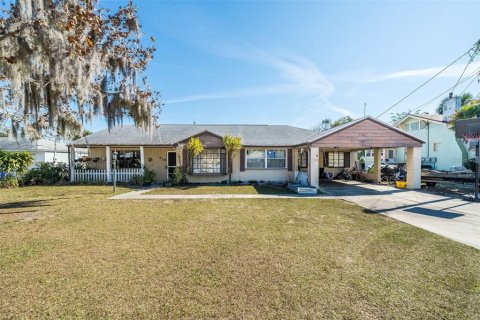 Propiedad comercial en Tavares, Florida 5 dormitorios, 236.81 m2 № 2131835