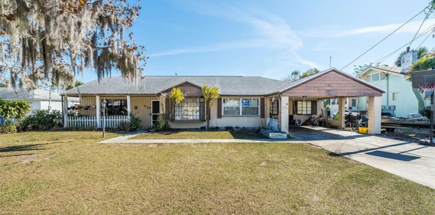 Propiedad comercial en Tavares, Florida 5 dormitorios, 236.81 m2 № 2131835