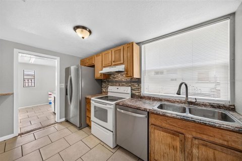 Propiedad comercial en venta en Tavares, Florida, 5 dormitorios, 236.81 m2 № 2131835 - foto 10
