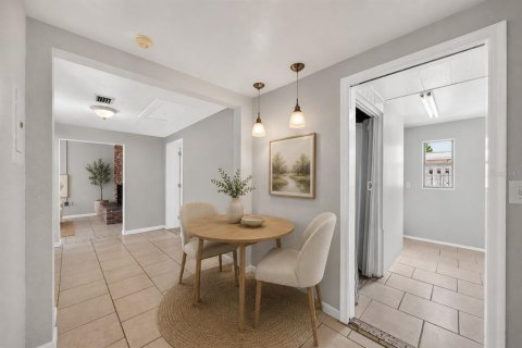 Propiedad comercial en venta en Tavares, Florida, 5 dormitorios, 236.81 m2 № 2131835 - foto 6