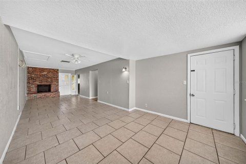 Propiedad comercial en venta en Tavares, Florida, 5 dormitorios, 236.81 m2 № 2131835 - foto 5