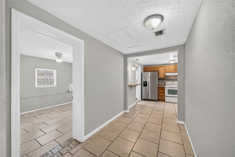 Propiedad comercial en venta en Tavares, Florida, 5 dormitorios, 236.81 m2 № 2131835 - foto 8