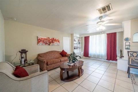 Propiedad comercial en venta en Tavares, Florida, 5 dormitorios, 236.81 m2 № 2131835 - foto 24