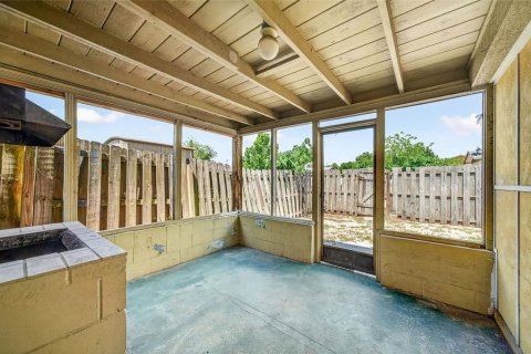 Propiedad comercial en venta en Tavares, Florida, 5 dormitorios, 236.81 m2 № 2131835 - foto 21