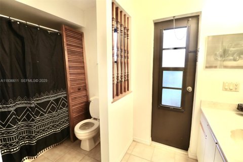 House in Port Charlotte, Florida 3 bedrooms, 133.78 sq.m. № 1994715 - photo 9