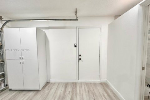 House in Port Charlotte, Florida 3 bedrooms, 133.78 sq.m. № 1994715 - photo 17