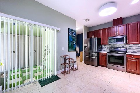 Townhouse in Plant City, Florida 2 bedrooms, 136.19 sq.m. № 1886078 - photo 16