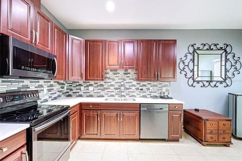 Townhouse in Plant City, Florida 2 bedrooms, 136.19 sq.m. № 1886078 - photo 14