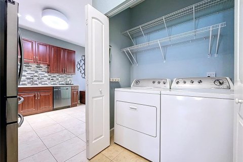 Townhouse in Plant City, Florida 2 bedrooms, 136.19 sq.m. № 1886078 - photo 21