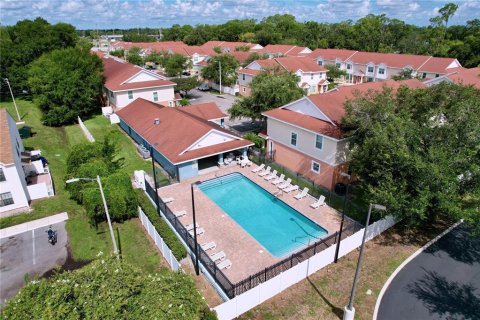 Townhouse in Plant City, Florida 2 bedrooms, 136.19 sq.m. № 1886078 - photo 4