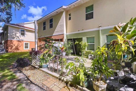 Townhouse in Plant City, Florida 2 bedrooms, 136.19 sq.m. № 1886078 - photo 3