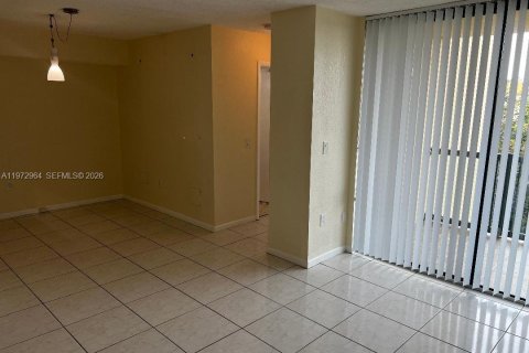 Condo in Miami, Florida, 2 bedrooms  № 2033105 - photo 10