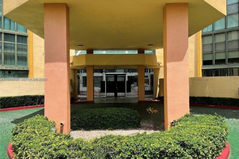 Condominio en Miami, Florida, 2 dormitorios  № 2033105