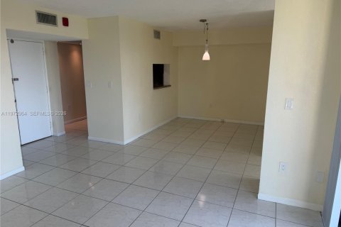 Condo in Miami, Florida, 2 bedrooms  № 2033105 - photo 6