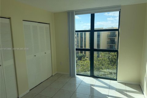 Condo in Miami, Florida, 2 bedrooms  № 2033105 - photo 8