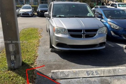 Condo in Miami, Florida, 2 bedrooms  № 2033105 - photo 14