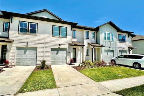 Снять в аренду таунхаус в Дэвенпорт, Флорида 7 комнат, 150.69м2, № 1384979 - фото 1