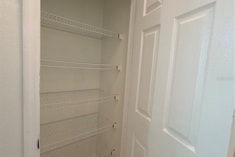 Townhouse in Winter Park, Florida 3 bedrooms, 151.24 sq.m. № 2222551 - photo 11