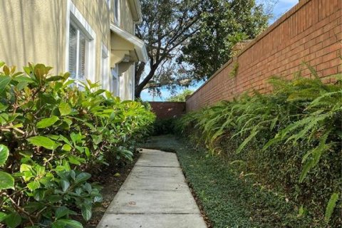 Townhouse in Winter Park, Florida 3 bedrooms, 151.24 sq.m. № 2222551 - photo 2